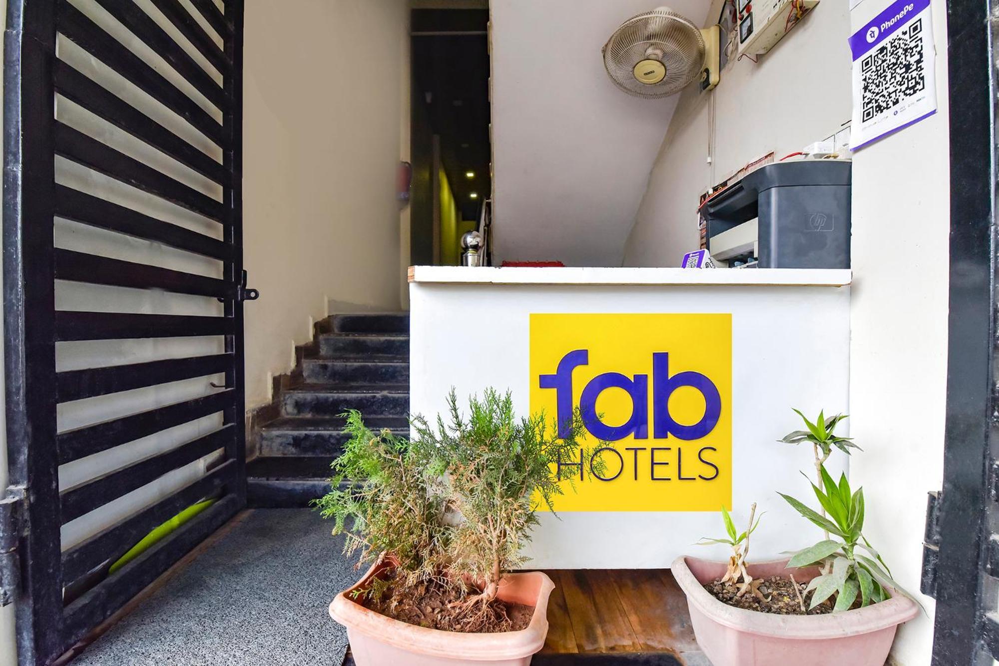 Fabexpress Nishesh Tower Hotel Ujjain Exterior photo
